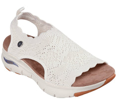Martha Stewart: Arch Fit - Breezy City Catch | Skechers