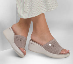 Martha Stewart: Pier-Lite - Light Essence | Skechers