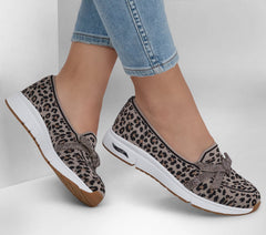 Martha Stewart: Arch Fit Living | Skechers