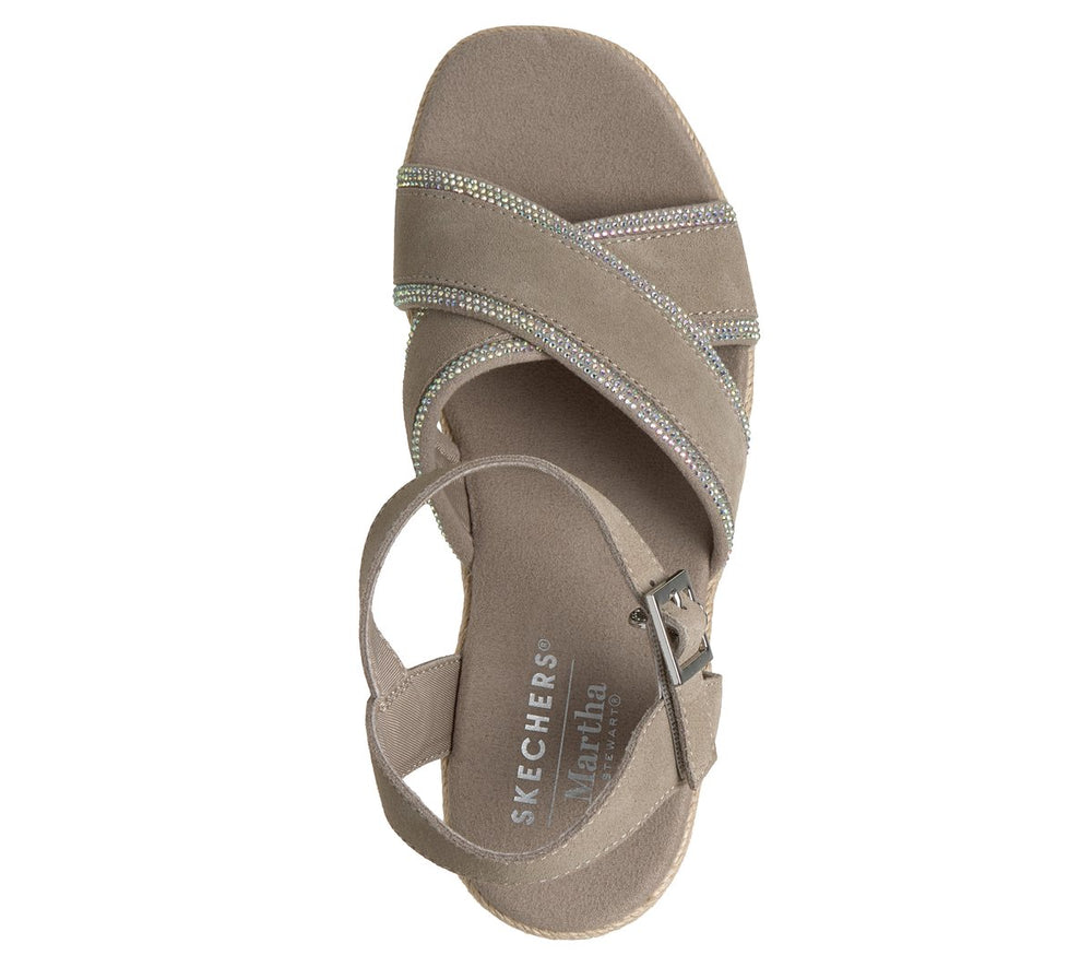 Martha Stewart: Iris - Modest Queen | Skechers
