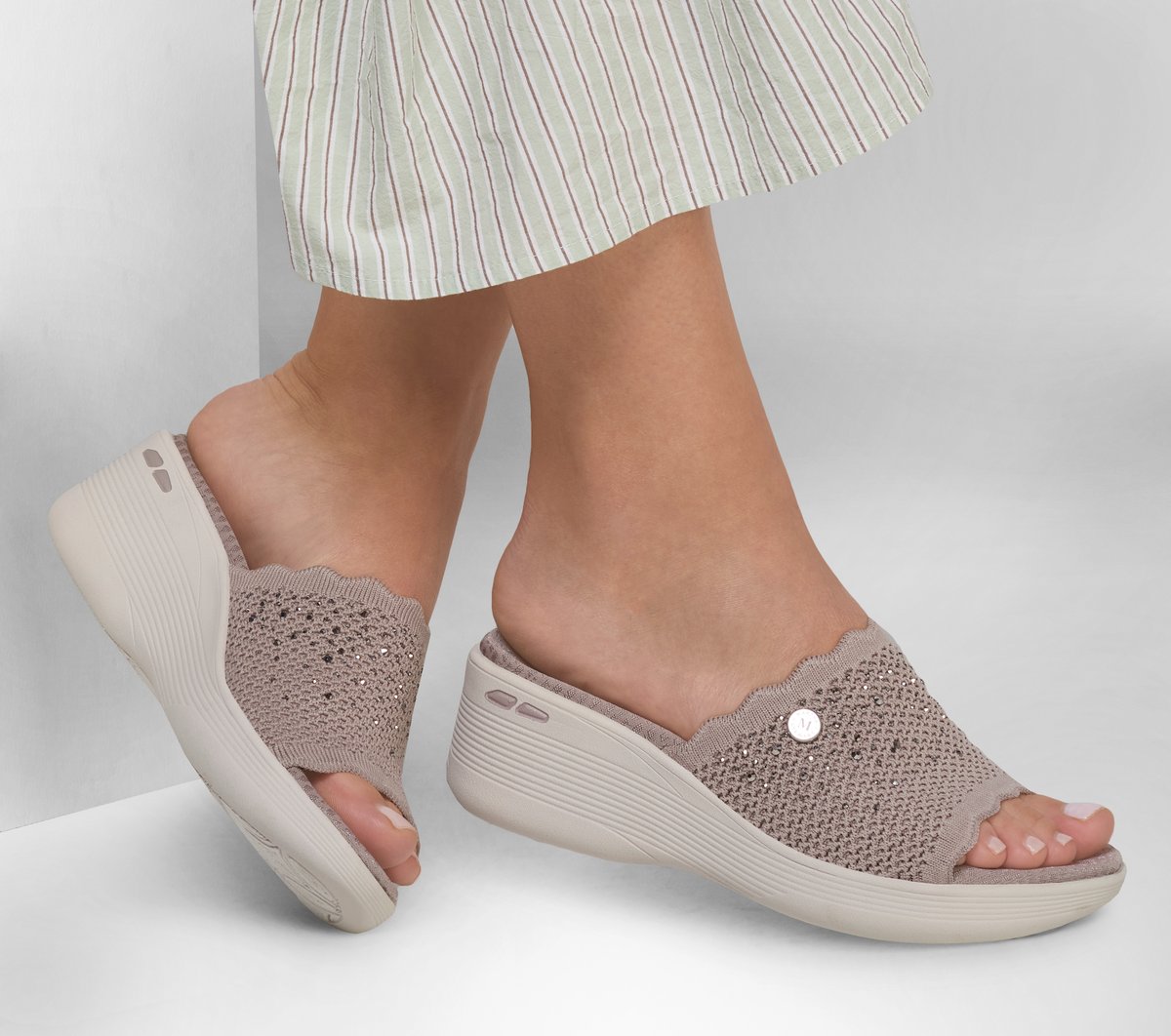 Martha Stewart: Pier-Lite - Light Essence | Skechers