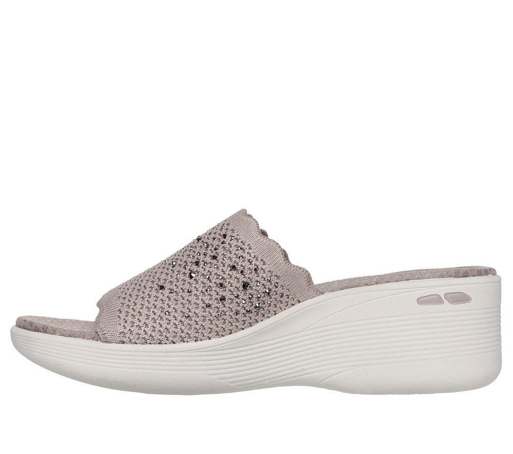 Martha Stewart: Pier-Lite - Light Essence | Skechers