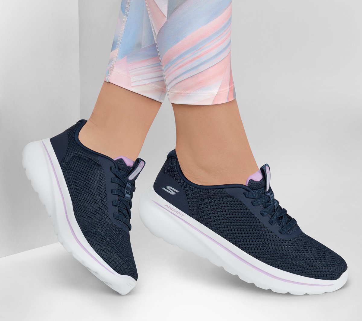 GO WALK Arch Fit N-Joy - Amira | Skechers