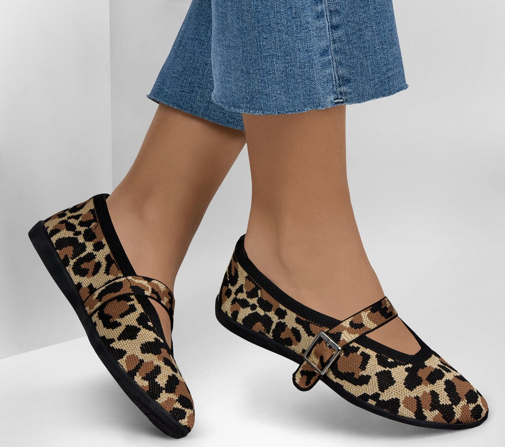 Cleo Walk - Runway Hit | Skechers