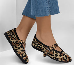Cleo Walk - Runway Hit | Skechers