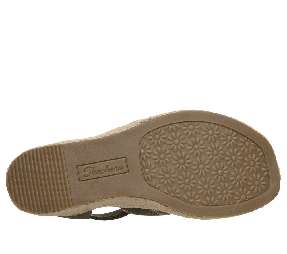 Martha Stewart: Iris - Modest Queen | Skechers