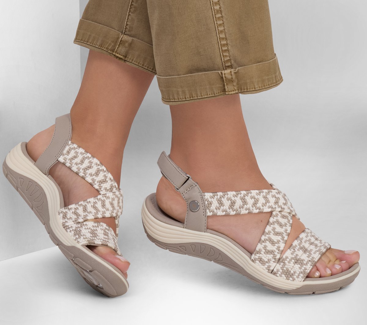 Martha Stewart: Reggae Cup - Coastal Trail | Skechers